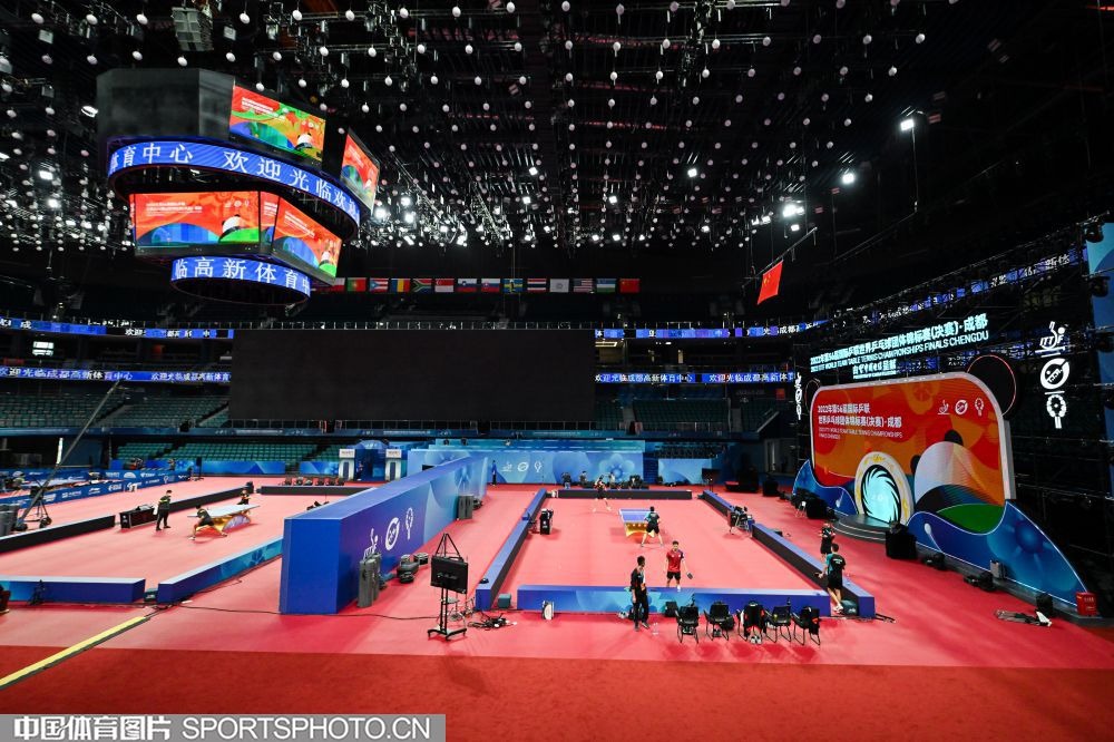 当年皇马球迷对亚马尔进行种族歧视时，他对他们微笑